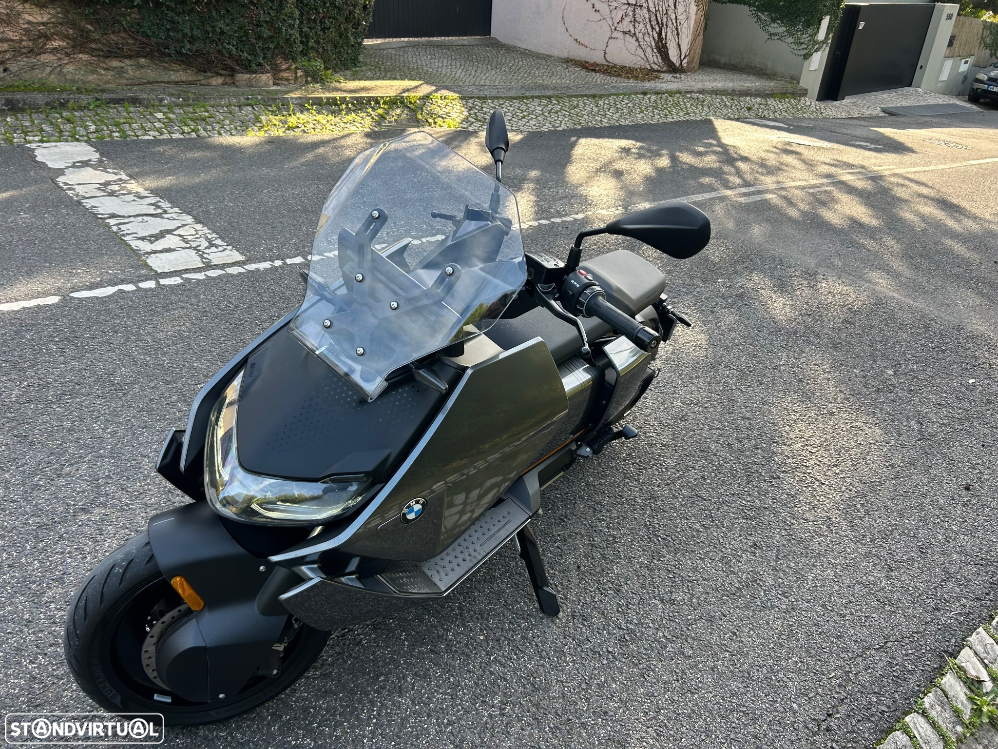 BMW CE 04 - 18