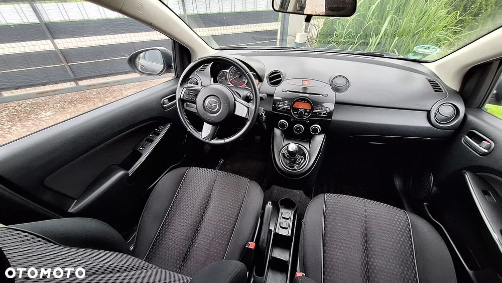 Mazda 2 - 13