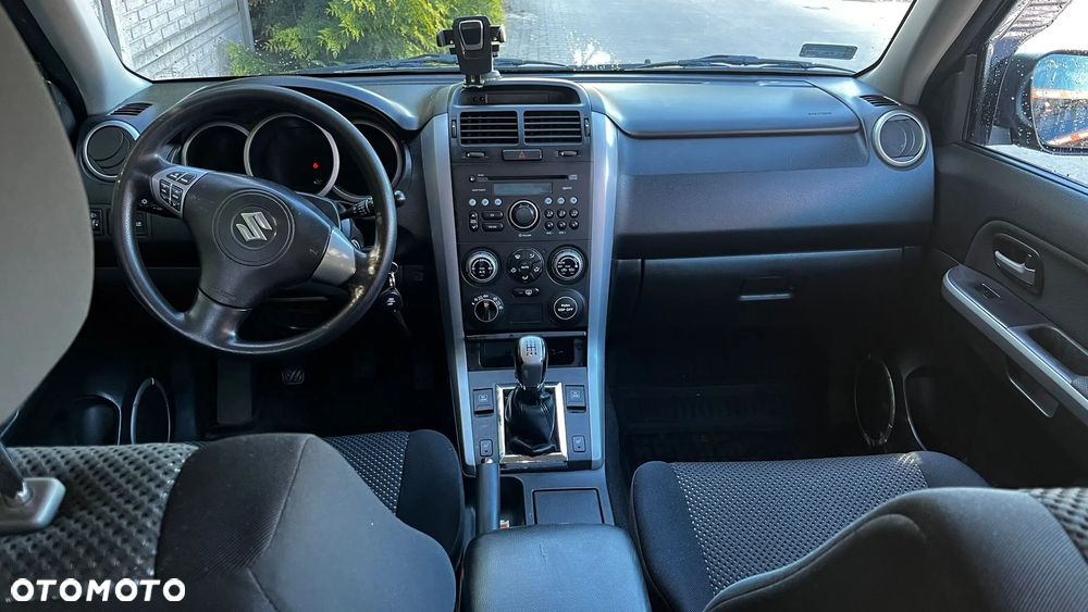 Suzuki Grand Vitara 2.0 Comfort + - 30