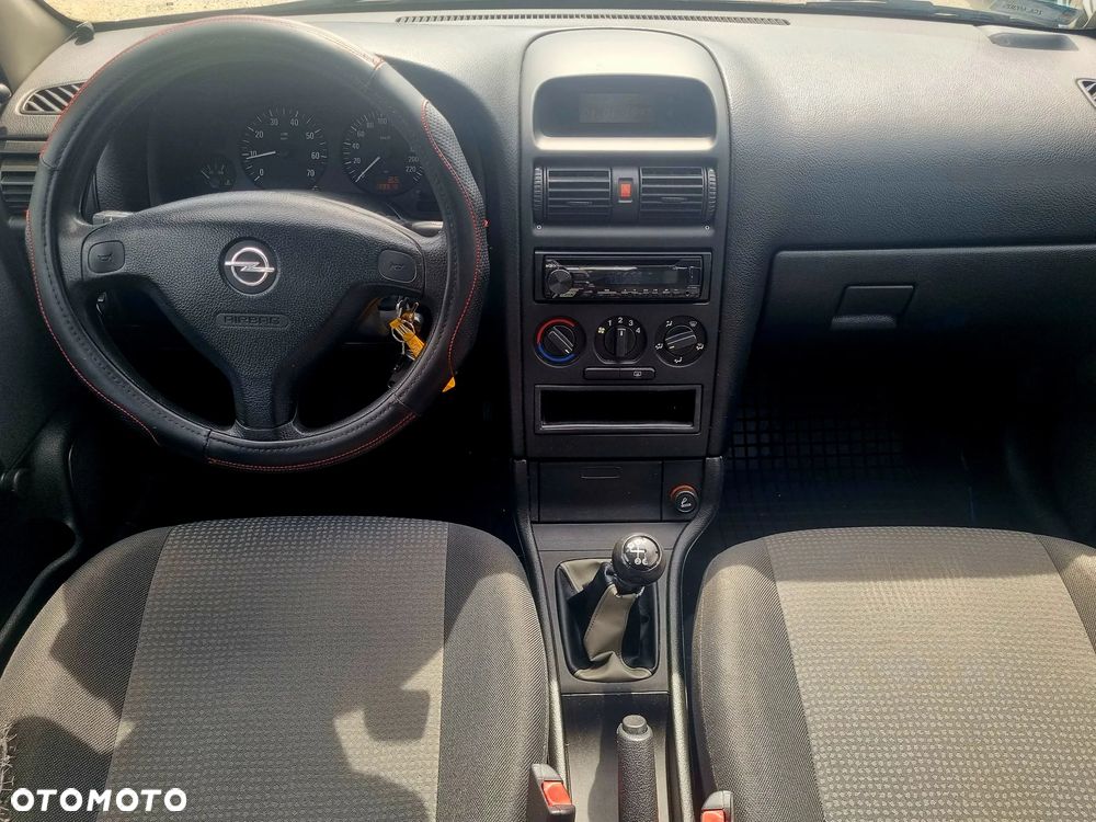 Opel Astra 1.4 Essentia - 11