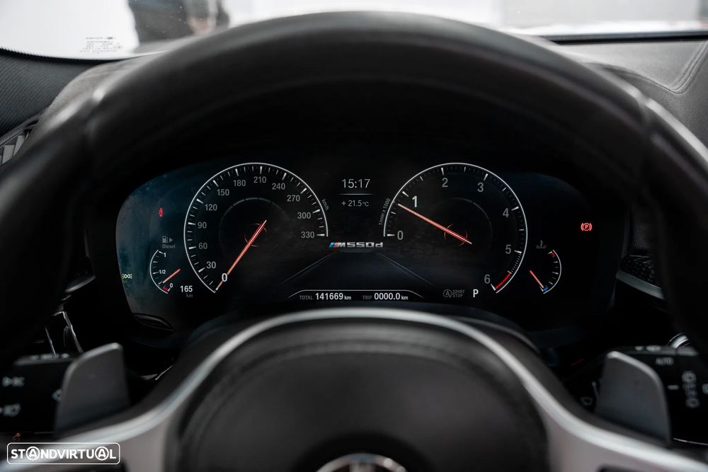 BMW M550d xDrive Auto - 18