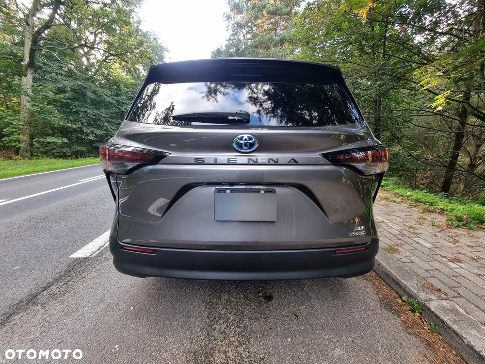 Toyota Sienna - 3