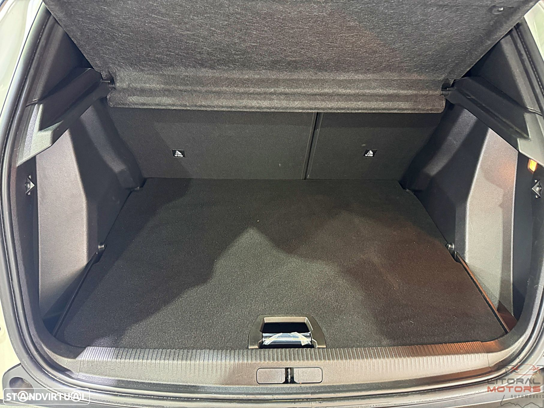 Peugeot 2008 1.2 PureTech Allure - 10