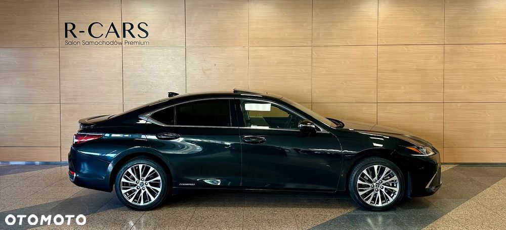 Lexus ES 300h Business Edition + - 2
