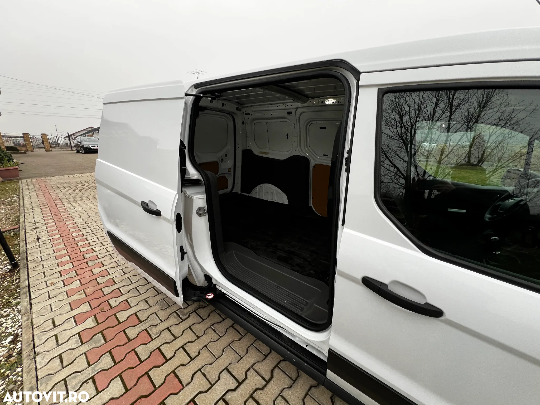 Ford Transit Connect - 26