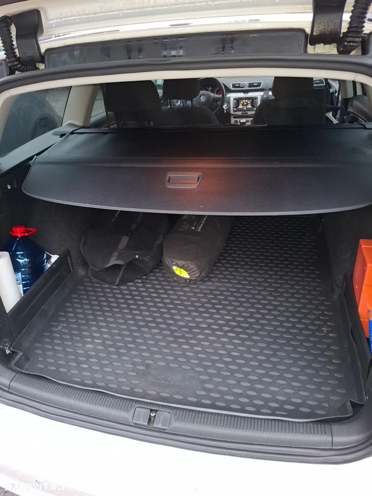 Volkswagen Passat 2.0 TDI 4Motion BlueMotion Technology Exclusive - 17