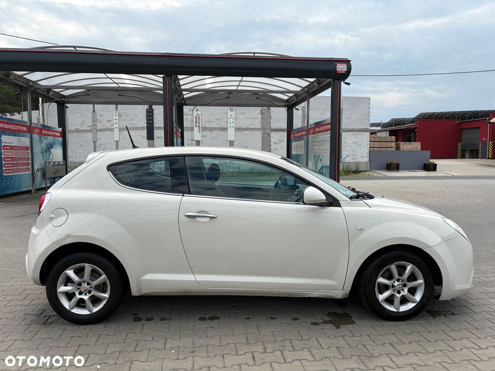 Alfa Romeo Mito 1.3 JTDM Distinctive S&S - 9
