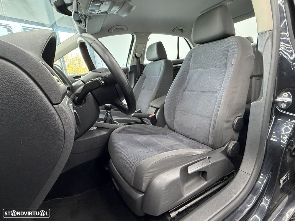 VW Jetta 1.9 TDi Confortline - 6