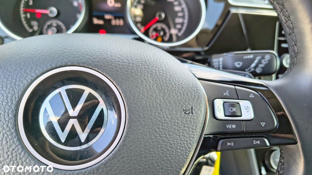 Volkswagen Touran - 14