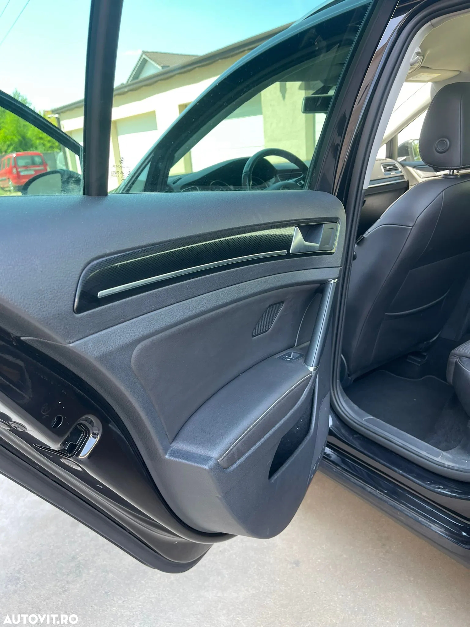 Volkswagen Golf - 12
