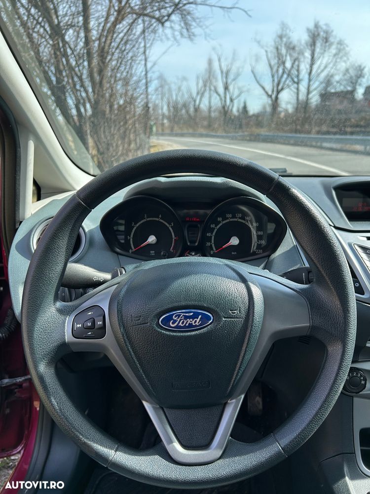 Ford Fiesta 1.25i Ambiente - 12