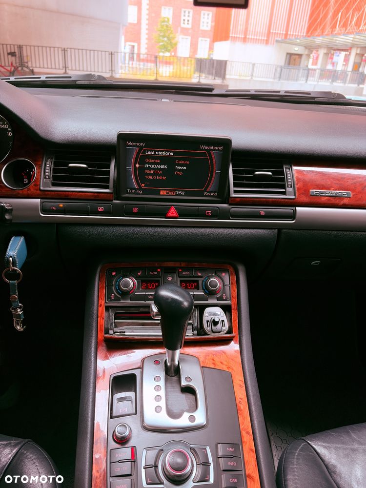 Audi A8 - 10