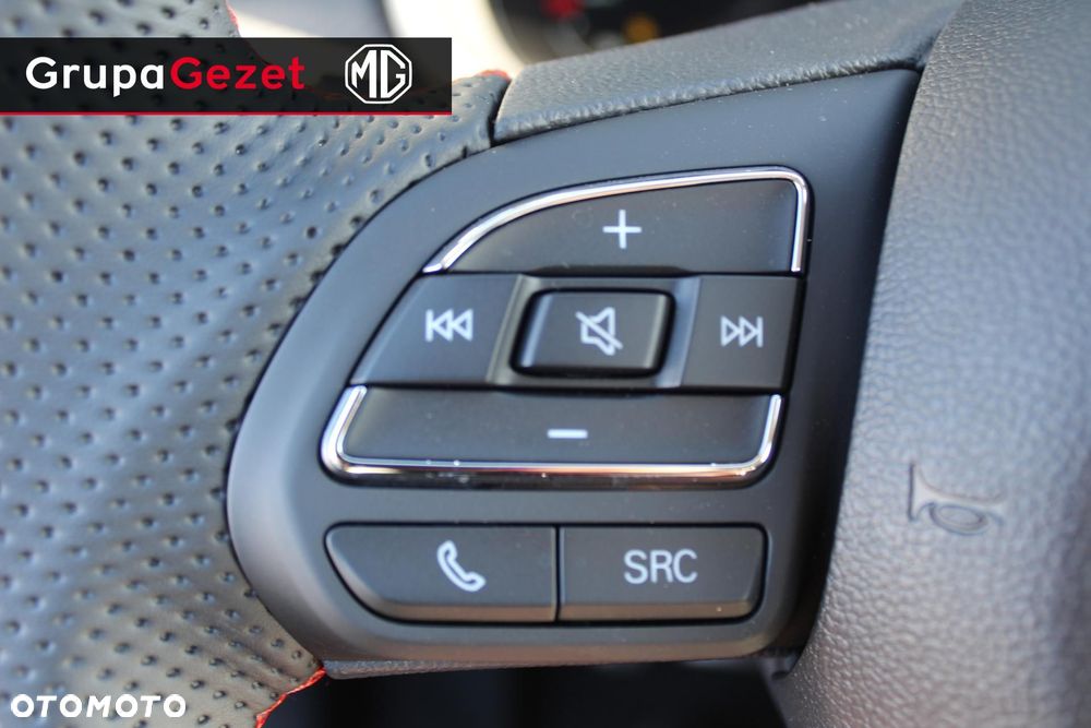 MG ZS - 11
