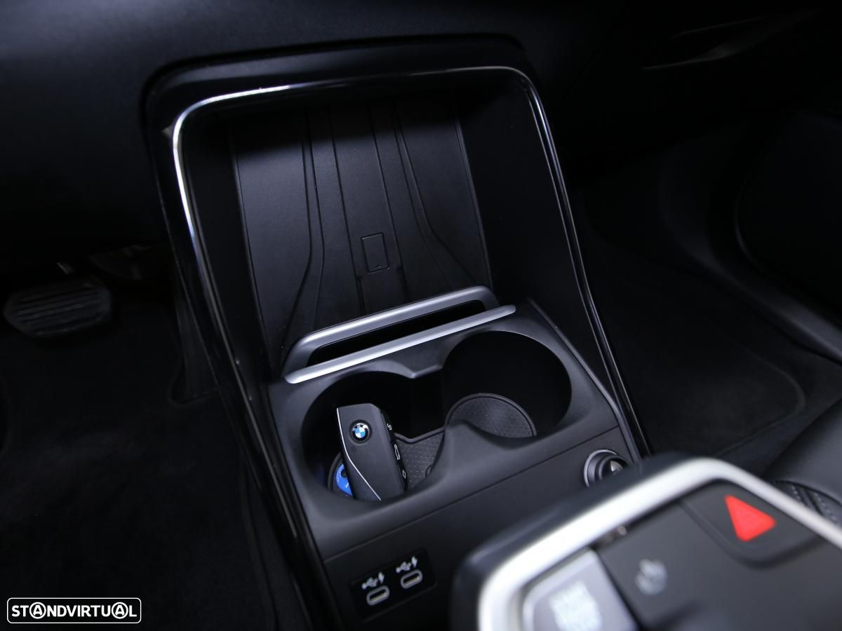 BMW 218 Active Tourer i Aut. Luxury Line - 22