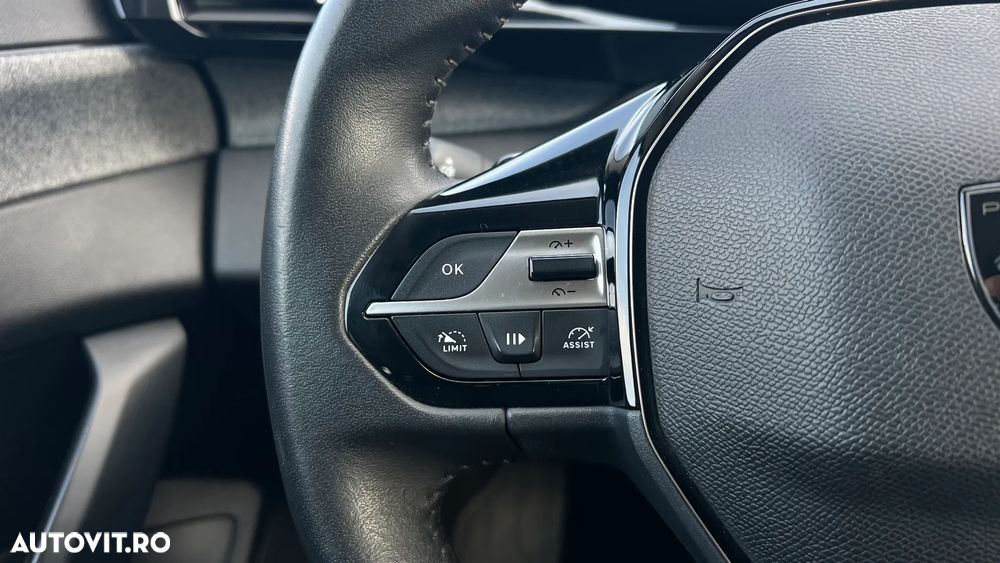 Peugeot 308 PureTech 130 EAT8 Allure - 22