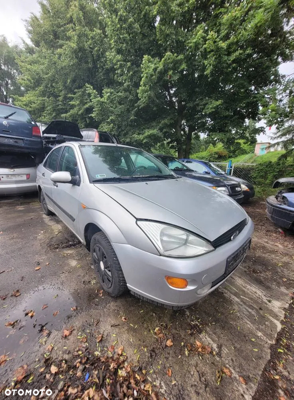 Części- Ford focus 1596 benzyna 2001r.