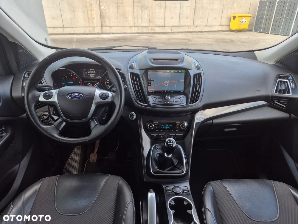 Ford Kuga 2.0 TDCi 2x4 Titanium - 18