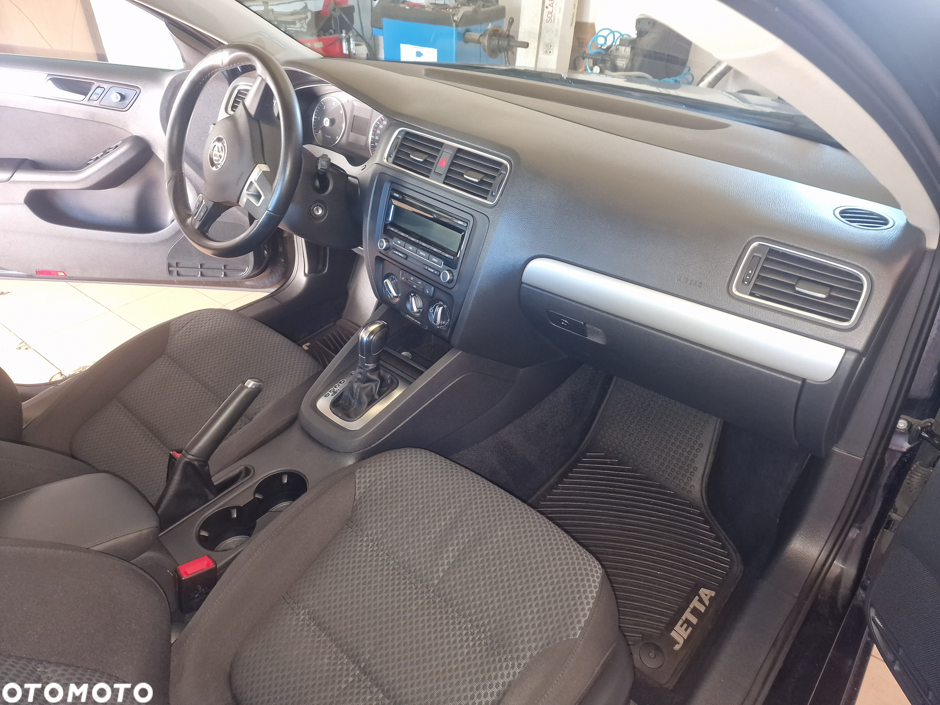 Volkswagen Jetta 2.0 TDI DSG Comfortline - 5