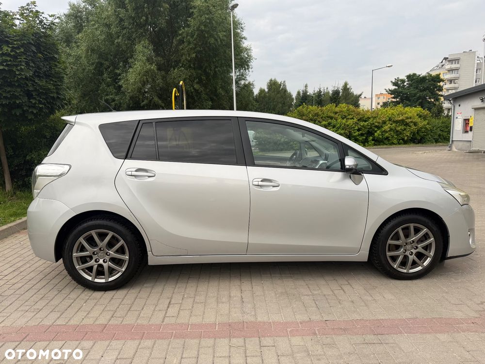 Toyota Verso 2.2 D-CAT Premium - 4