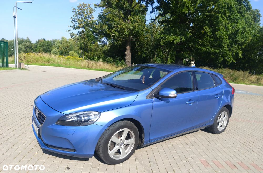 Volvo V40 T2 Momentum - 4