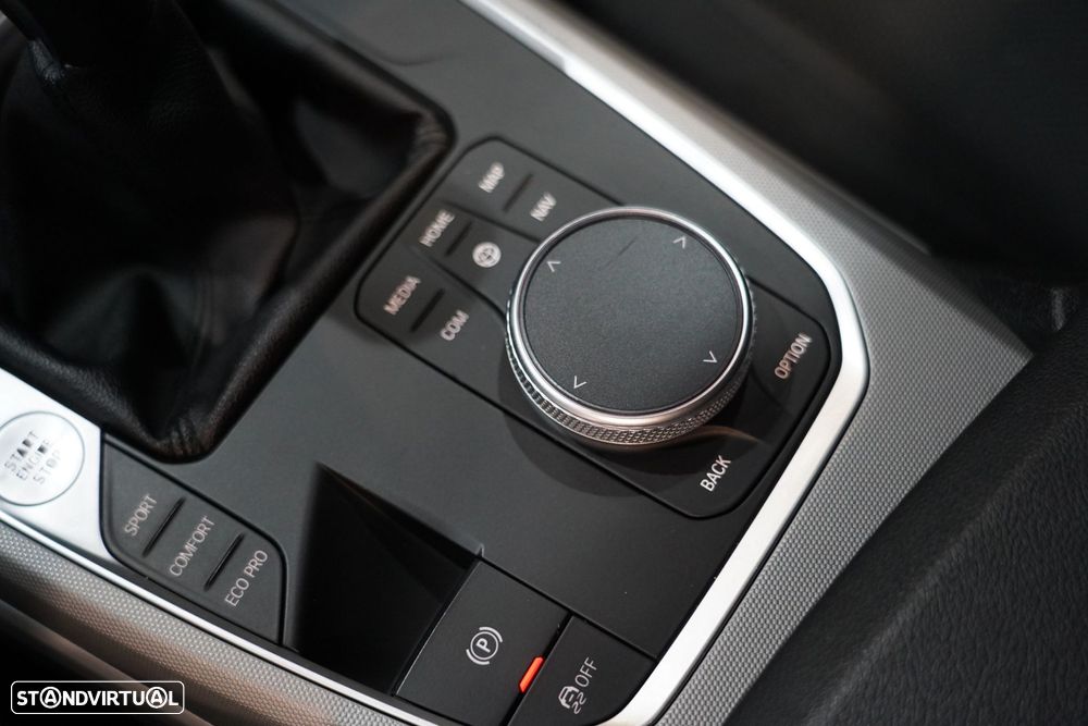 BMW 318 d Line Luxury - 18