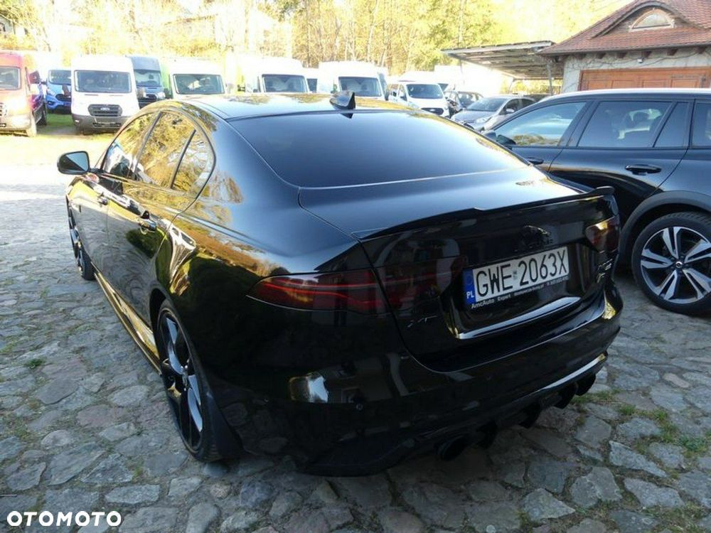Jaguar XE 2.0 T AWD R-Sport - 28