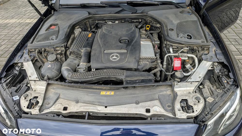 Mercedes-Benz Klasa E 300 9G-TRONIC - 26