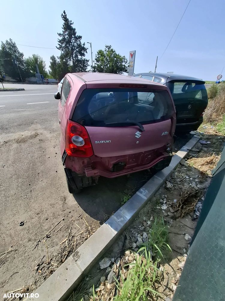 Dezmembrez Suzuki Alto - 5