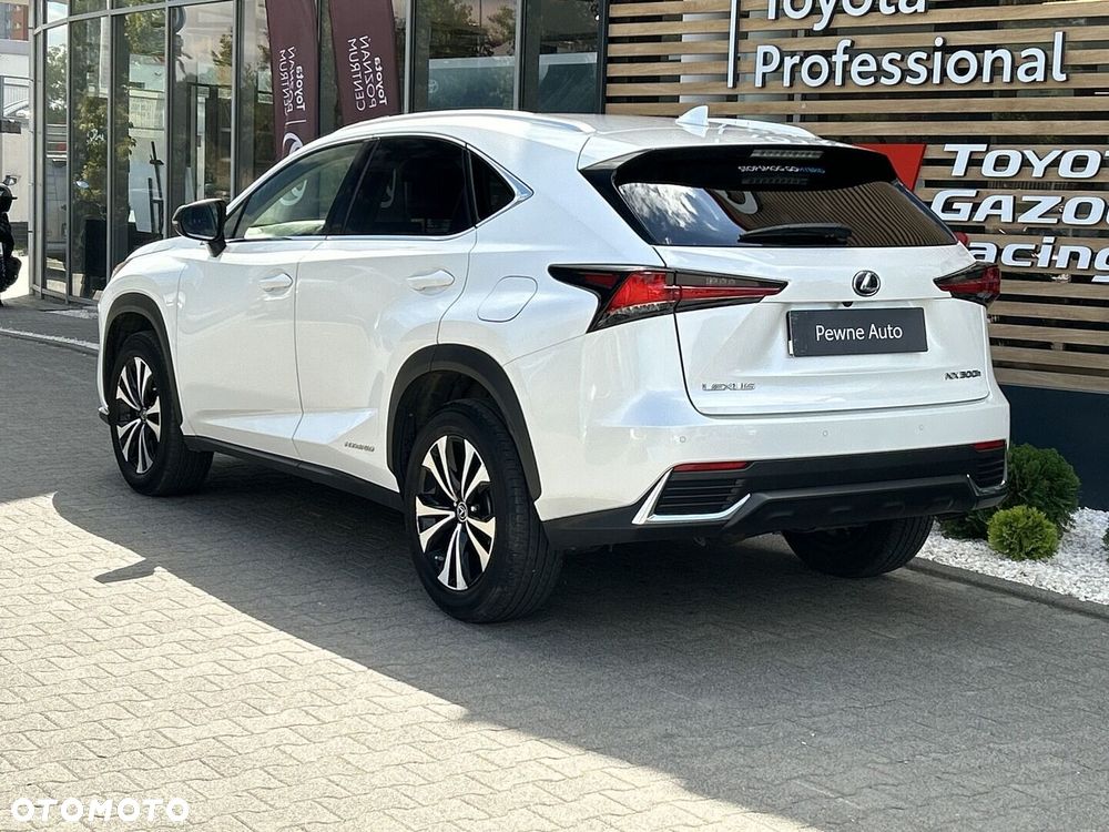 Lexus NX 300h F Impression AWD - 3