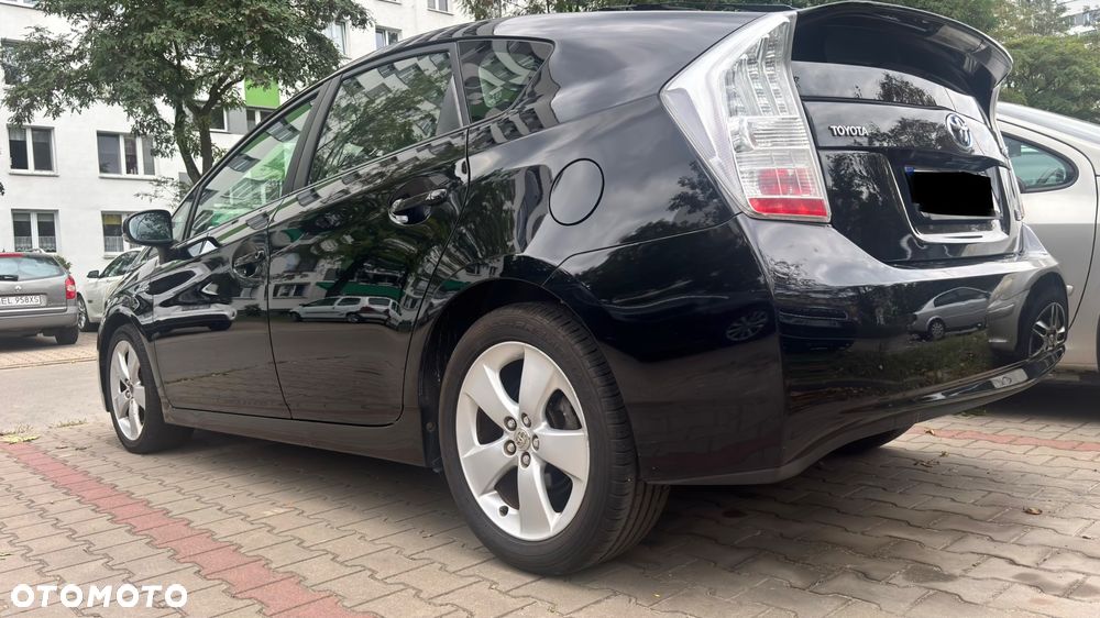 Toyota Prius 1.8 HSD Premium - 4