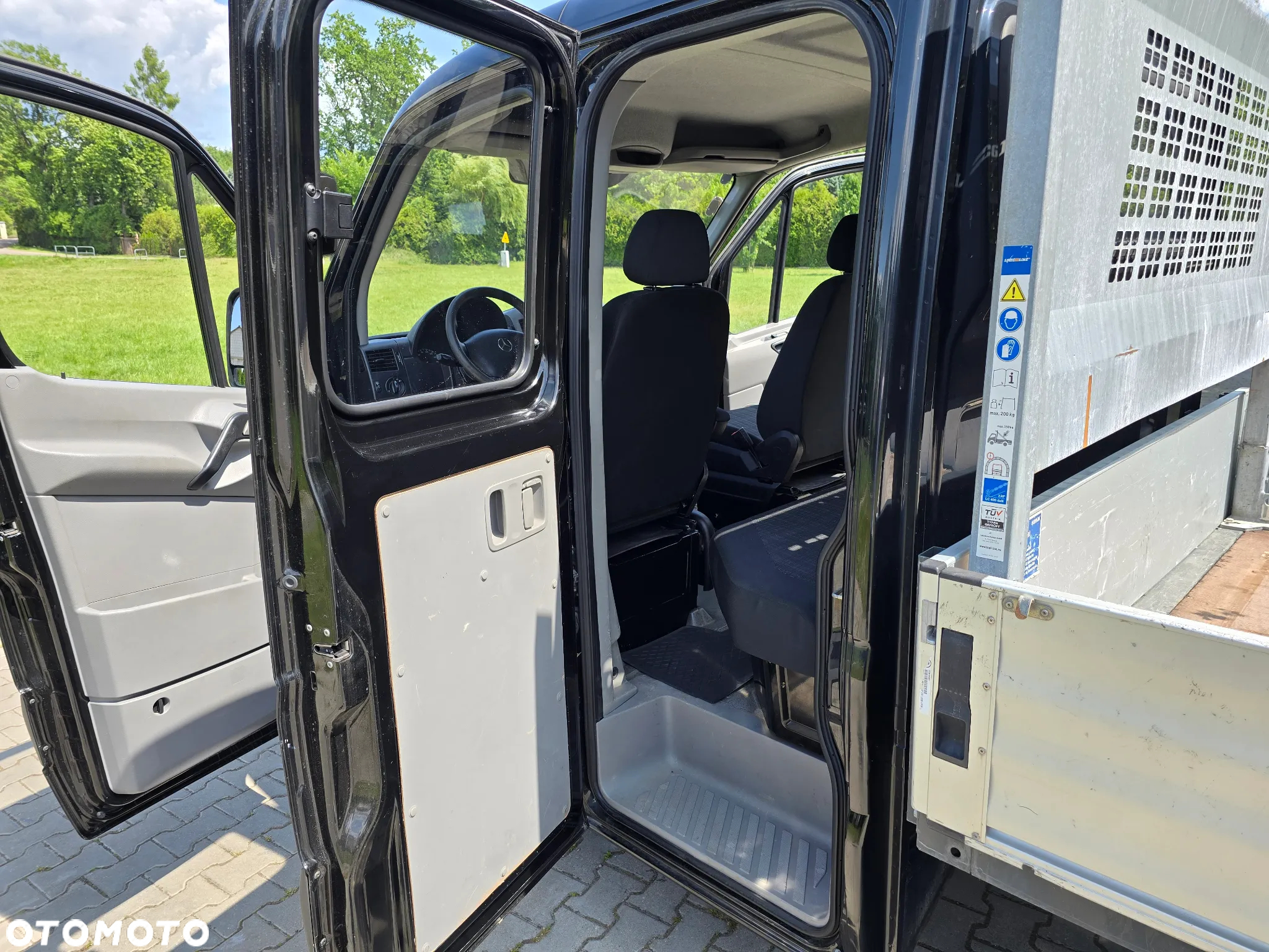 Mercedes-Benz Sprinter - 14