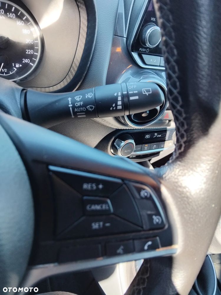 Nissan Juke 1.0 DIG-T N-Connecta - 10