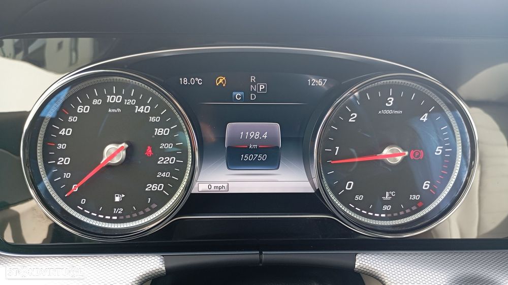 Mercedes-Benz E 200 d Avantgarde - 32