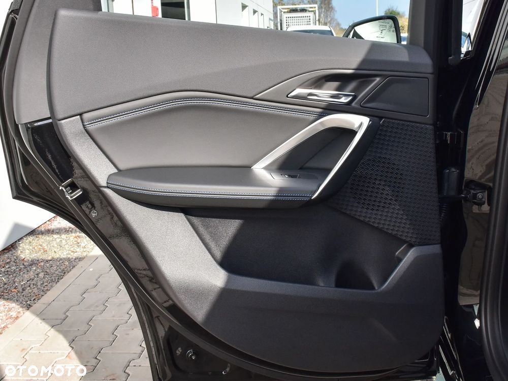 BMW iX1 xDrive30 - 13