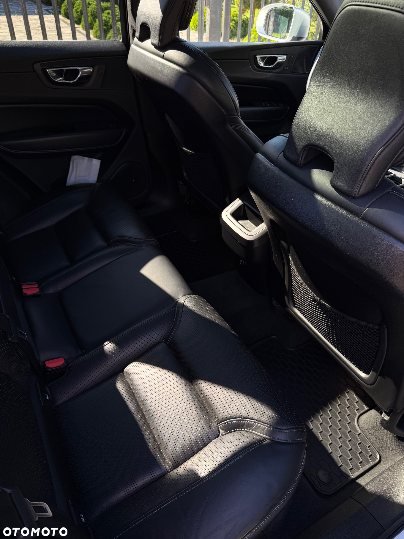 Volvo XC 60 T5 AWD R-Design - 11