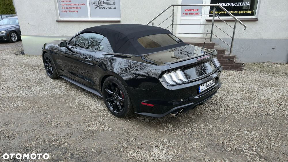 Ford Mustang - 4