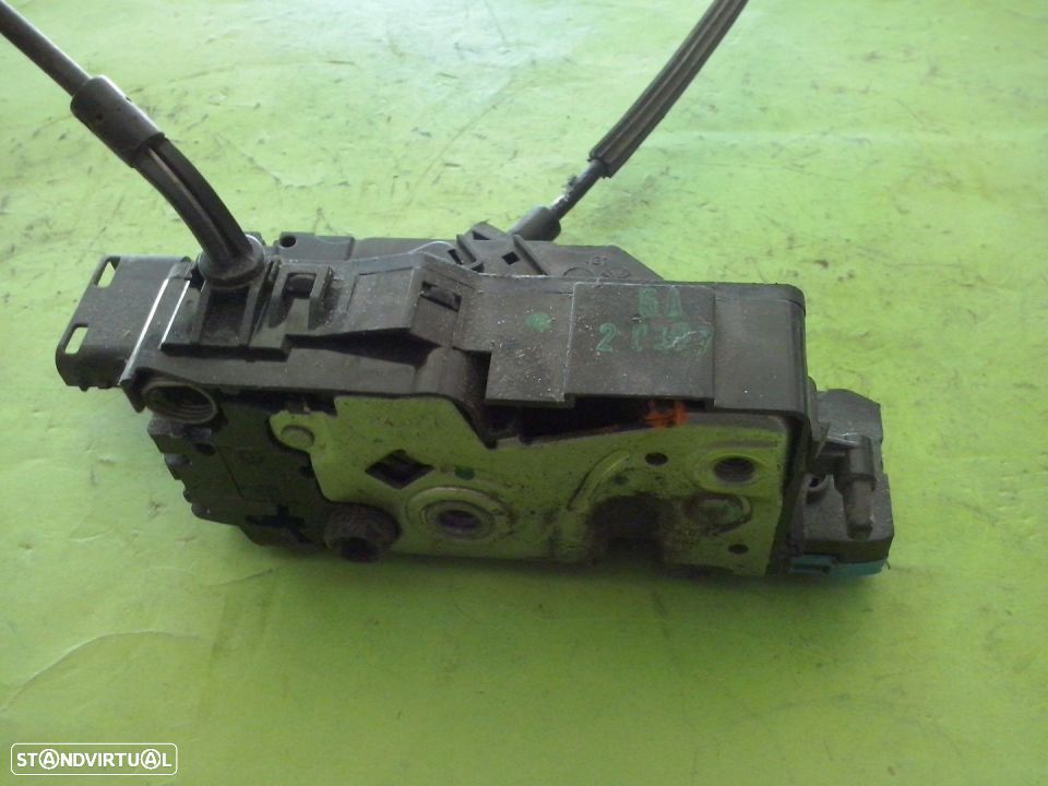 Fecho da porta da frente esquerdo Peugeot 207 - 2