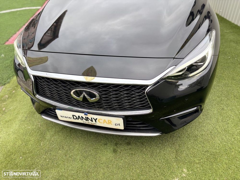 Infiniti Q30 1.5d DCT Premium City Black - 3