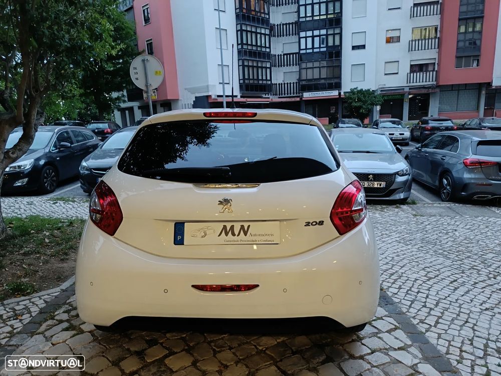 Peugeot 208 1.2 VTi SE Style - 6