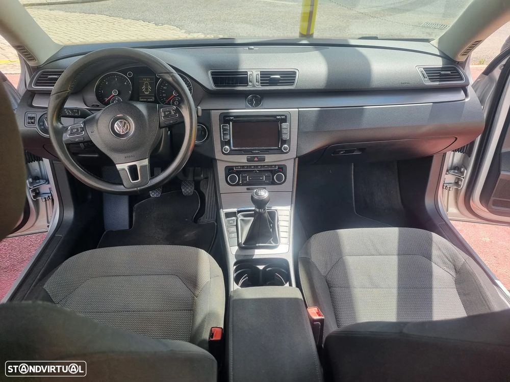 VW Passat 1.6 TDI Confortline - 22