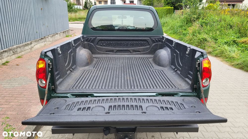 Mitsubishi L200 - 25