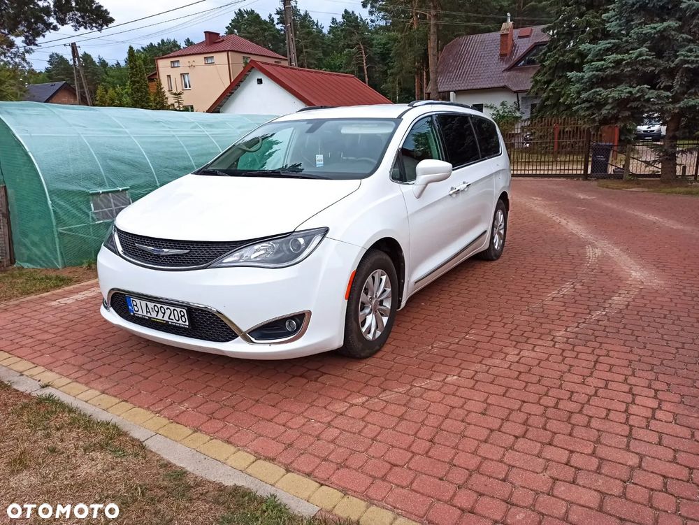 Chrysler Pacifica - 3