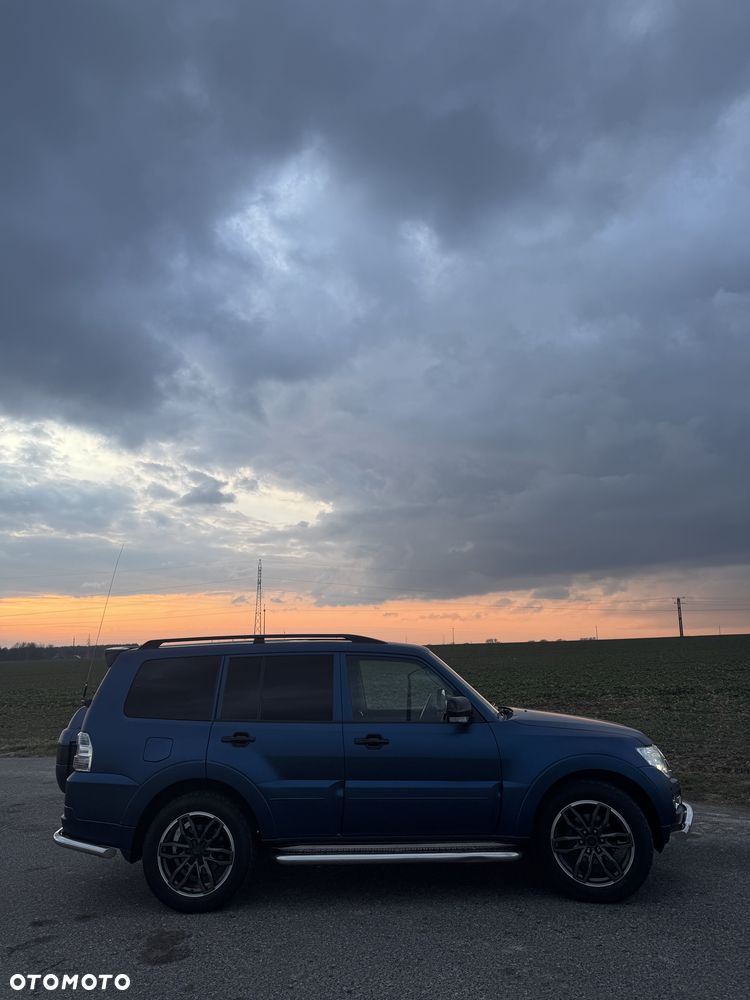 Mitsubishi Pajero - 2