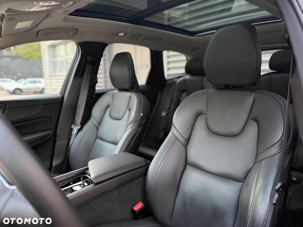 Volvo XC 60 B5 B AWD Ultimate Dark - 15