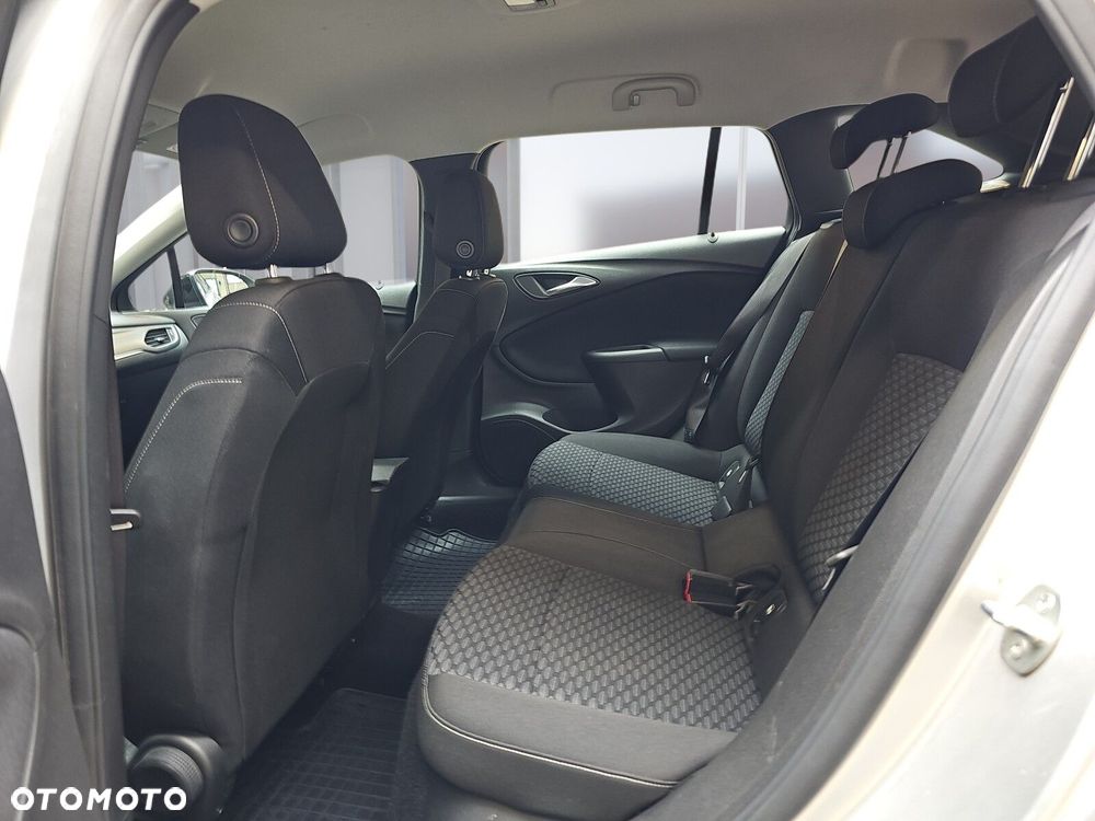 Opel Astra 1.2 T Edition S&S - 8