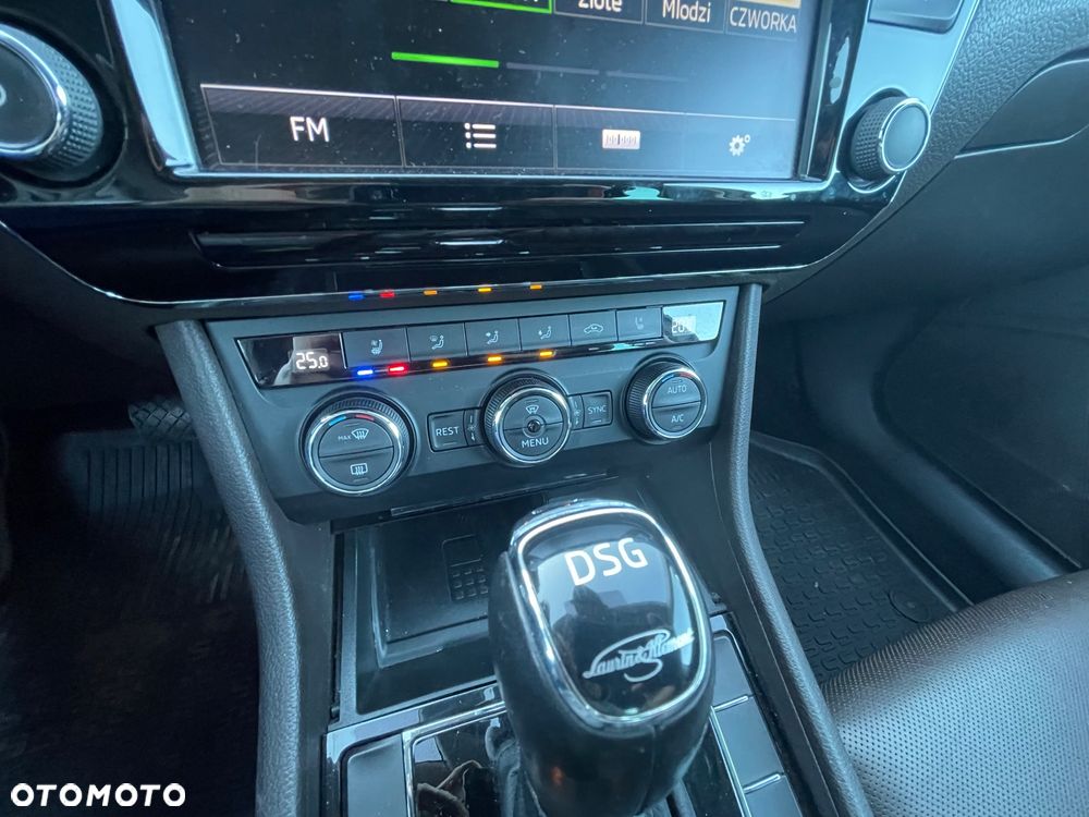 Skoda Superb 2.0 TDI L&K DSG - 19