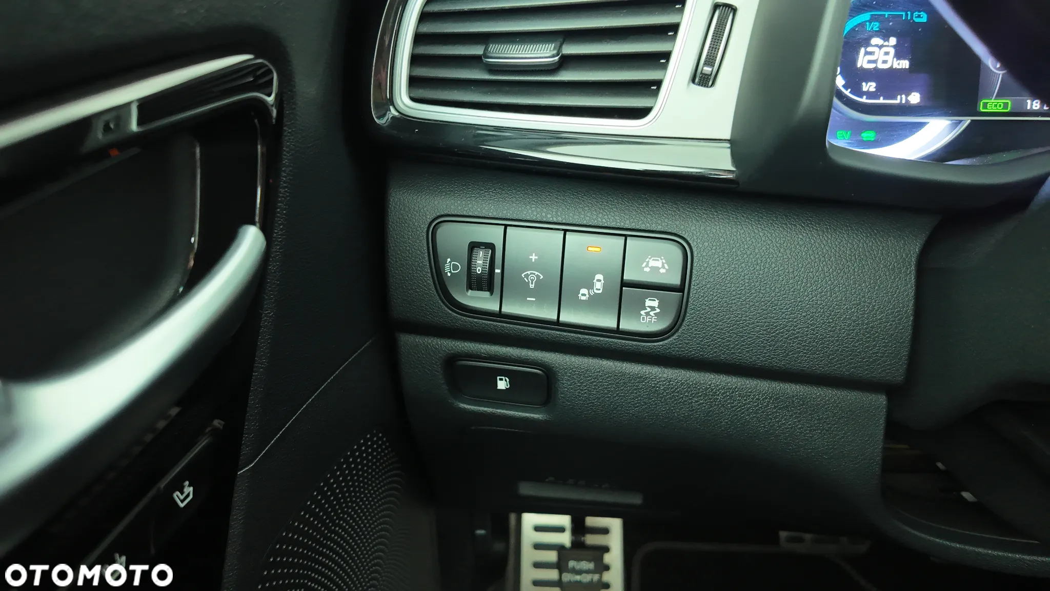 Kia Niro 1.6 GDI Hybrid L Business Line - 32