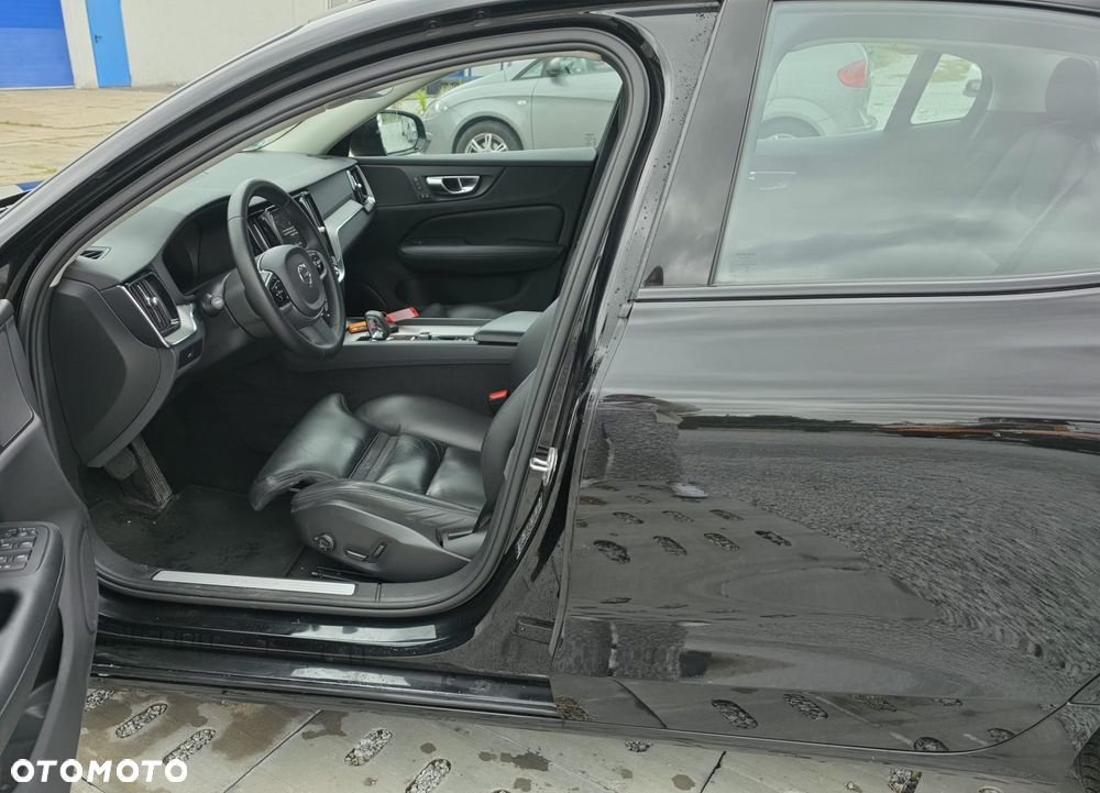 Volvo S60 B4 B DKG Plus Dark - 8