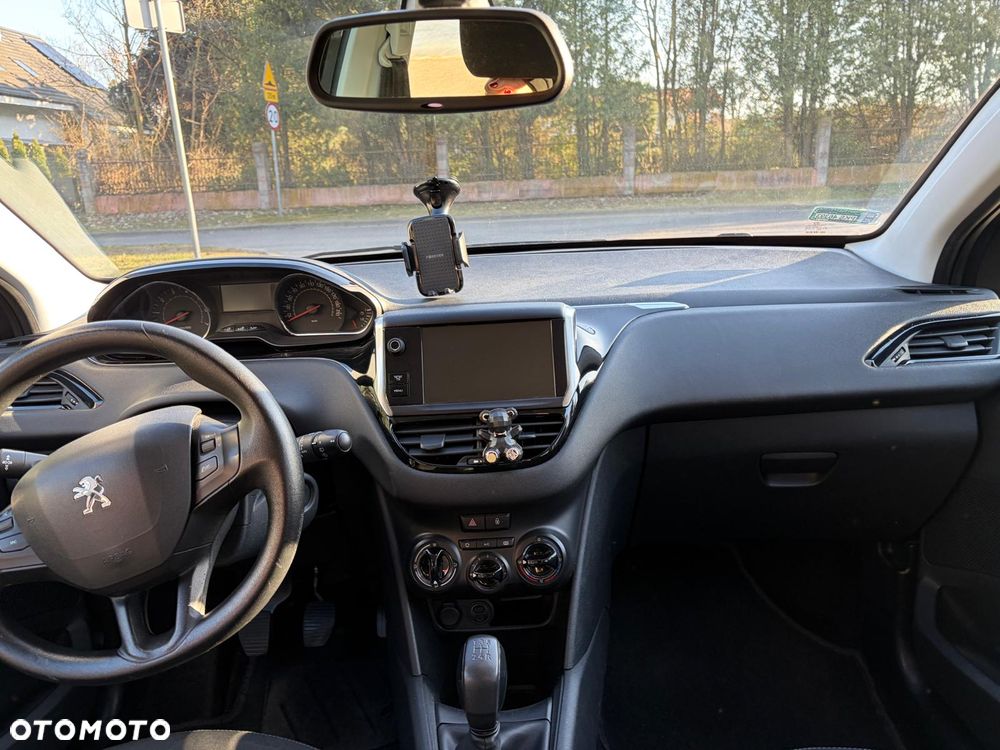 Peugeot 208 82 PureTech Style - 6