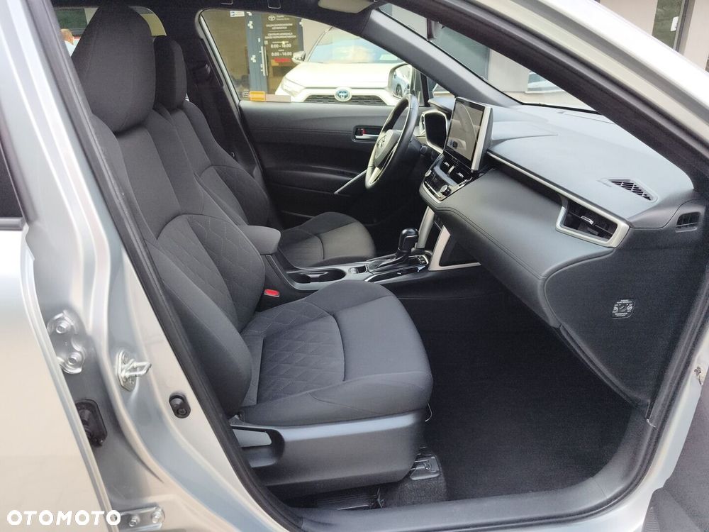 Toyota Corolla Cross - 11